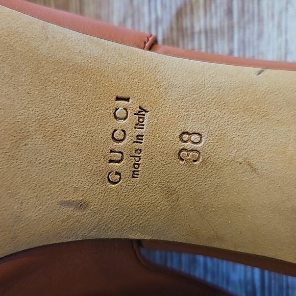 Gucci Women's Salmon Peep Toe Kitten Heels - Picture 8 of 8